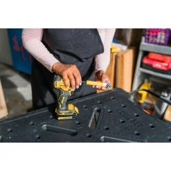 DEWALT MAXFIT Right Angle Magnetic Attachment -DEWALT Shop dewalt bit holders extensions dwara60 1f 1000
