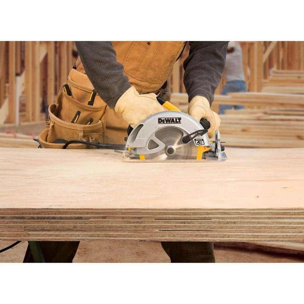 DEWALT 15 Amp 7-1/4 in. Lightweight Circular Saw with Electric Brake 11 DEWALT 15 Amp 7-1/4 in. Lightweight Circular Saw with Electric Brake - Image 11