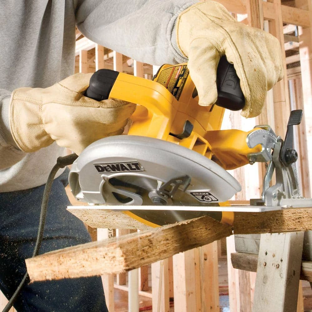 DEWALT 15 Amp 7-1/4 in. Lightweight Circular Saw with Electric Brake 13 DEWALT 15 Amp 7-1/4 in. Lightweight Circular Saw with Electric Brake - Image 13