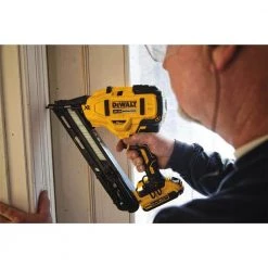 DEWALT 20-Volt Max Lithium-Ion Cordless 15-Gauge Finish Nailer -DEWALT Shop dewalt finishing nailers dcn650d1 fa 1000